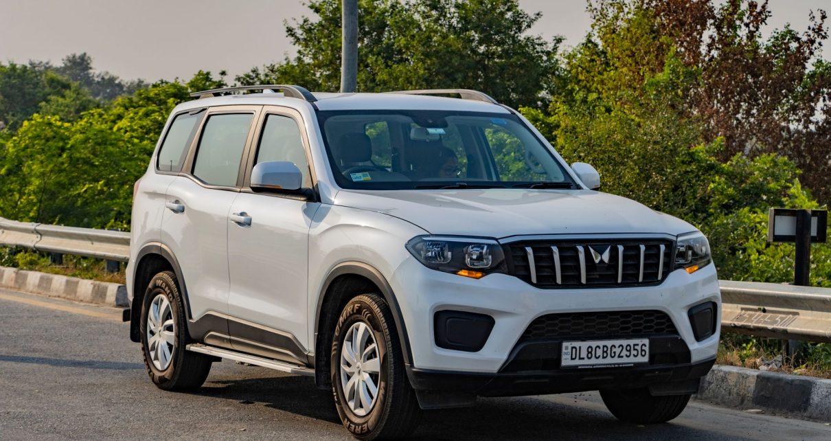 Mahindra Scorpio interior details