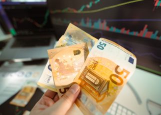 Universal Insurance stock