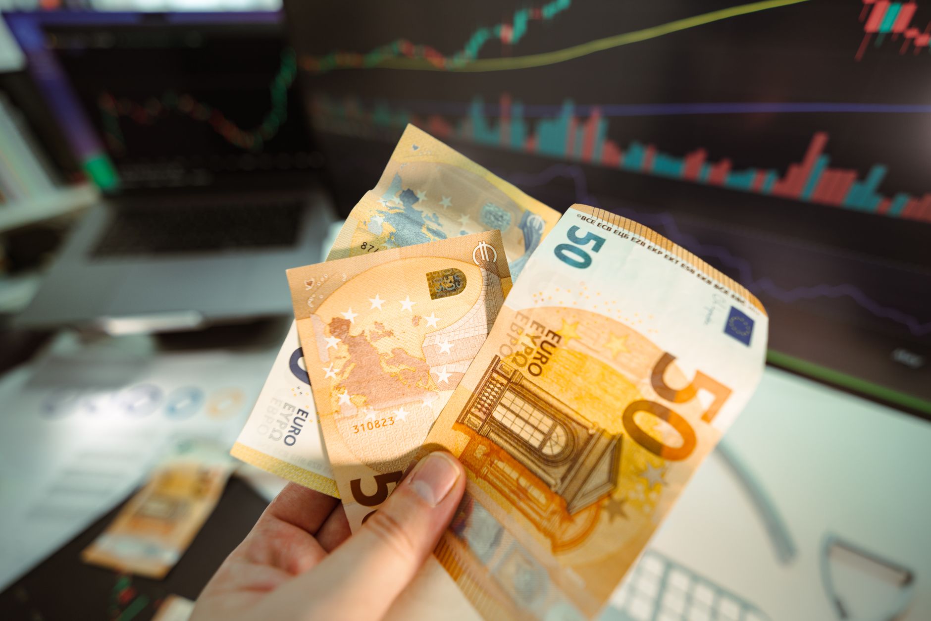 Universal Insurance stock